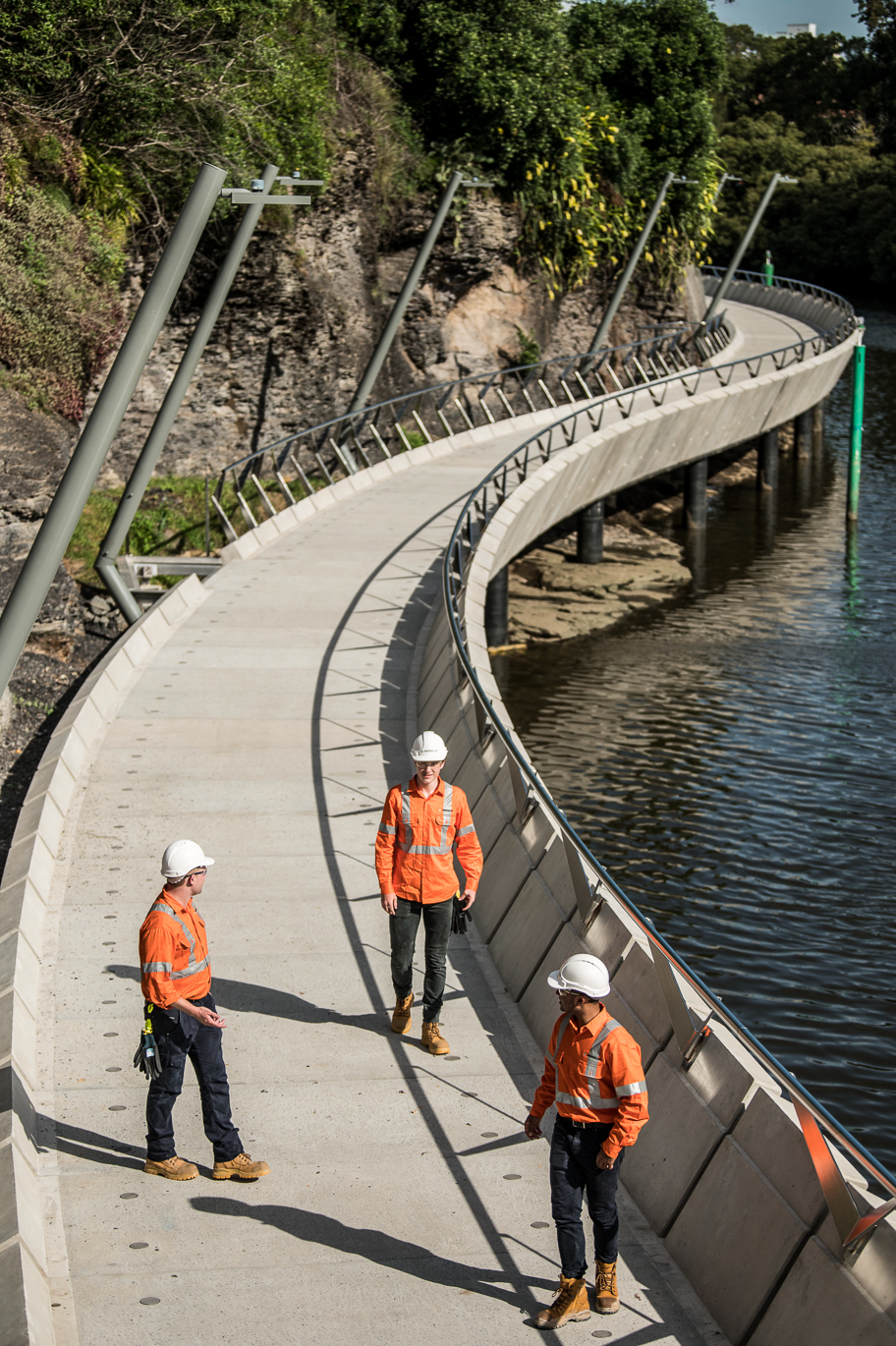 Workers on the Parramatta Escarpment Boardwalk