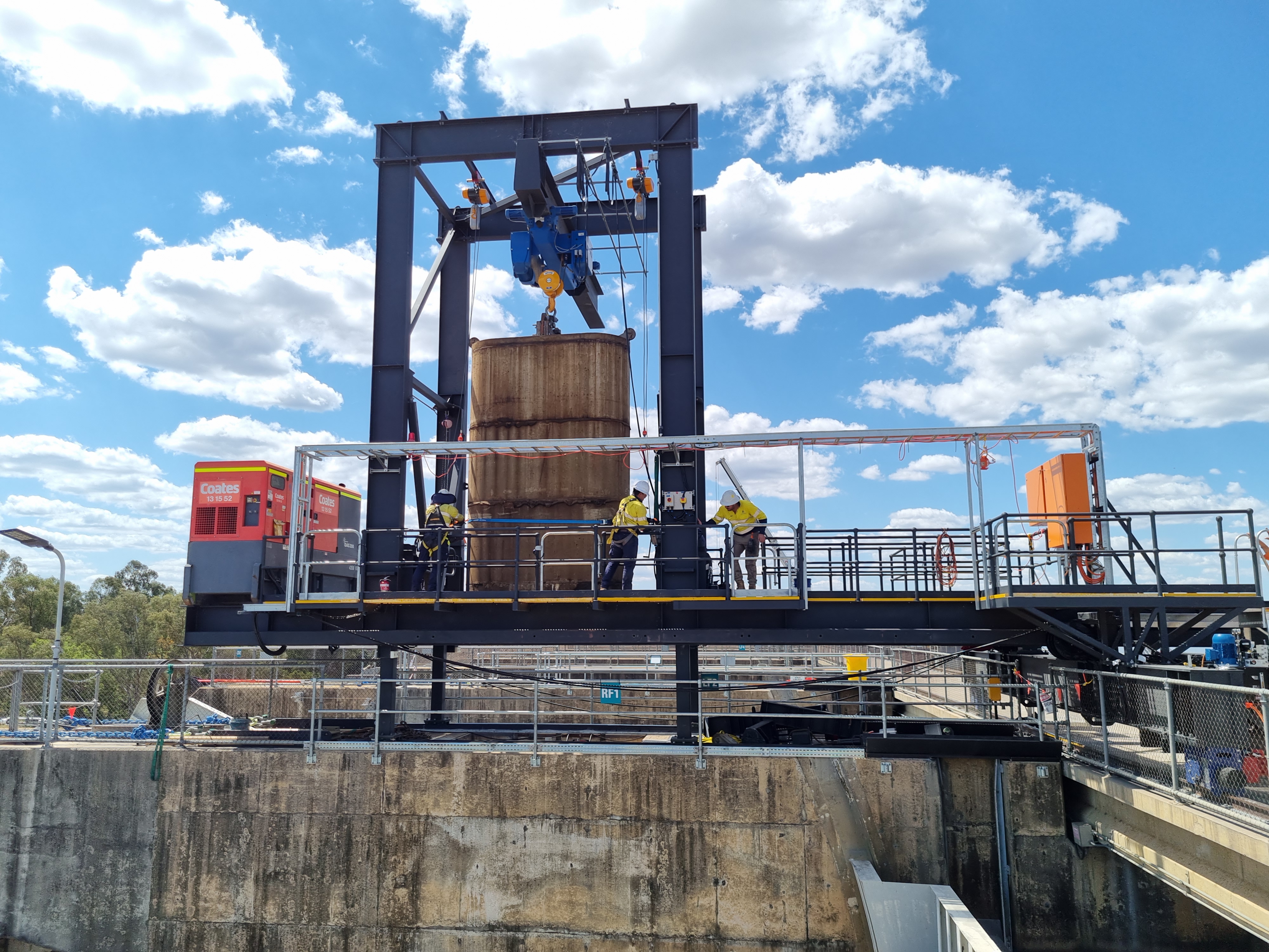 Coolmunda Dam Gates Variable Counterweight crane lift